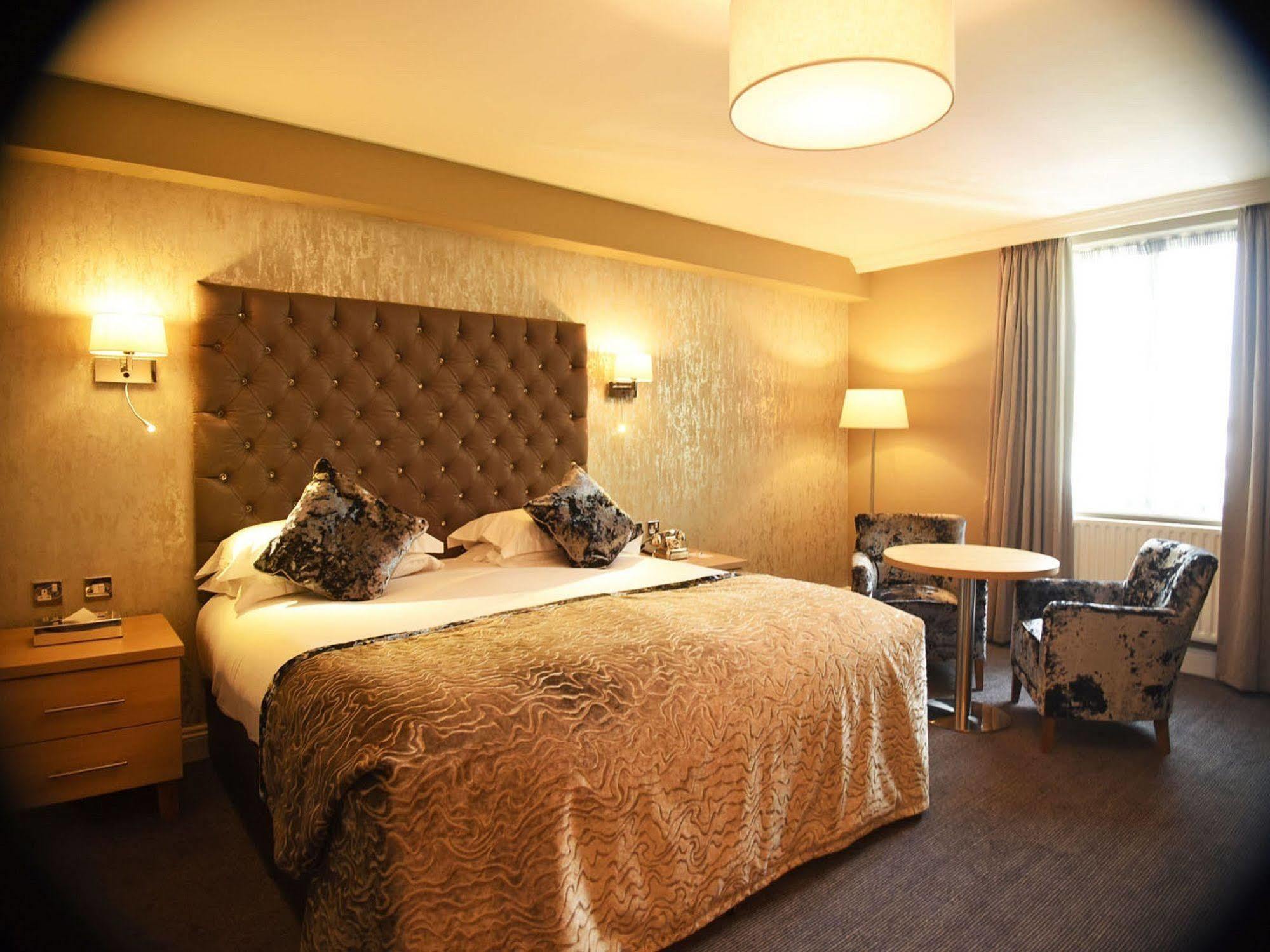 Park Inn By Radisson Shannon Airport Exterior foto